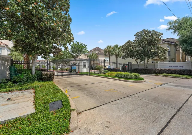Photo 2 of Single family home for sale at 6107 S Arrowana Ln, Houston, TX 77036 | MLS# 81489433 | Listing updated on 2026-07-09