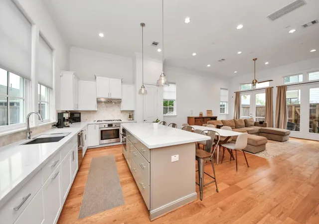 1st image of 624 Delmar St, Houston, TX 77023 | MLS# 48097919