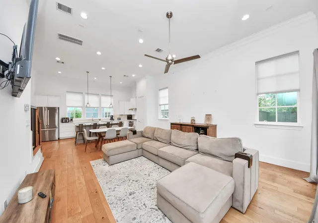 2nd image of 624 Delmar St, Houston, TX 77023 | MLS# 48097919