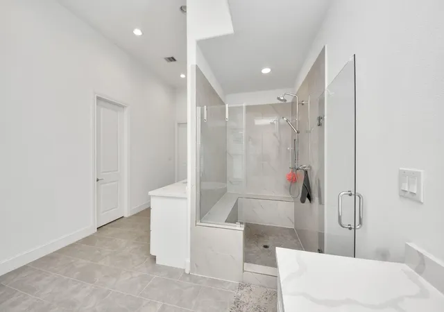 Photo 4 of Single family home for sale at 624 Delmar St, Houston, TX 77023 | MLS# 48097919 | Listing updated on 2026-08-01