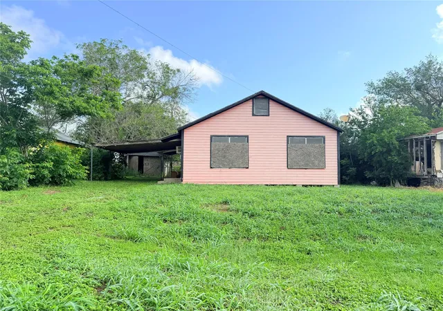 1st image of 403 E Ward St, Refugio, TX 78377 | MLS# 81019648