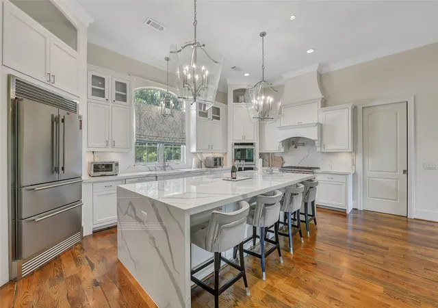 Photo 4 of Single family home for sale at 2901 Green Tee Dr, Pearland, TX 77581 | MLS# 40866632 | Listing updated on 2026-06-05