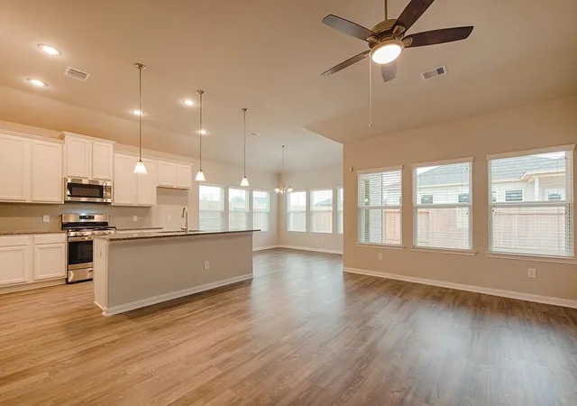 Photo 3 of Single family home for sale at 12388 Hackberry Dr, Willis, TX 77318 | MLS# 95801166 | Listing updated on 2026-10-07
