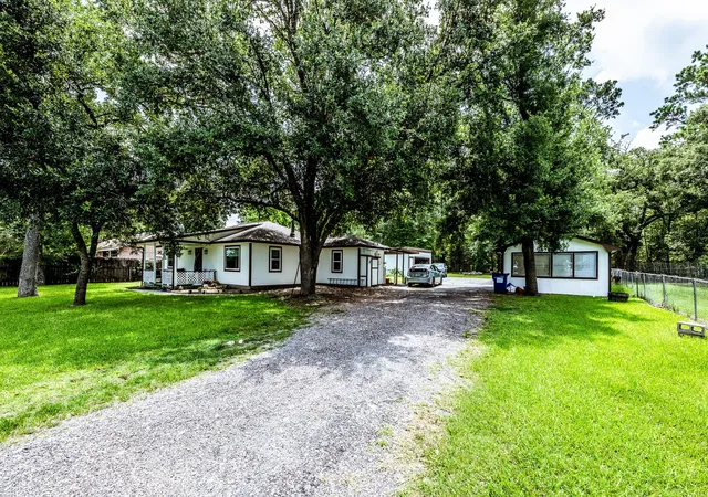 1st image of 12 Bybee Cir, Huntsville, TX 77320 | MLS# 73935475