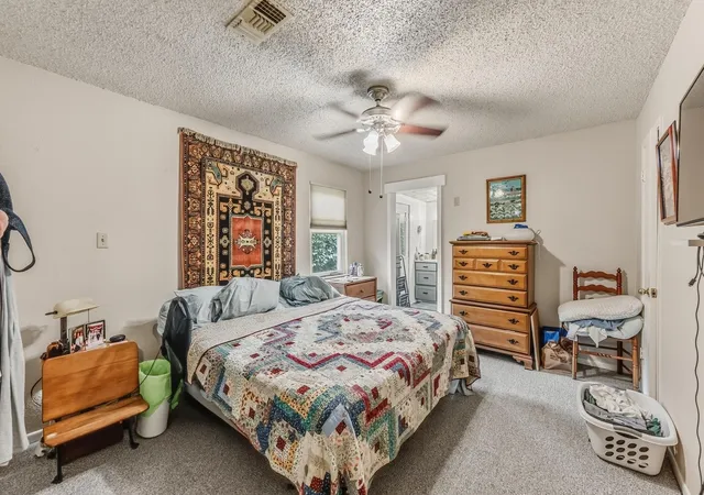4th image of 12 Bybee Cir, Huntsville, TX 77320 | MLS# 73935475