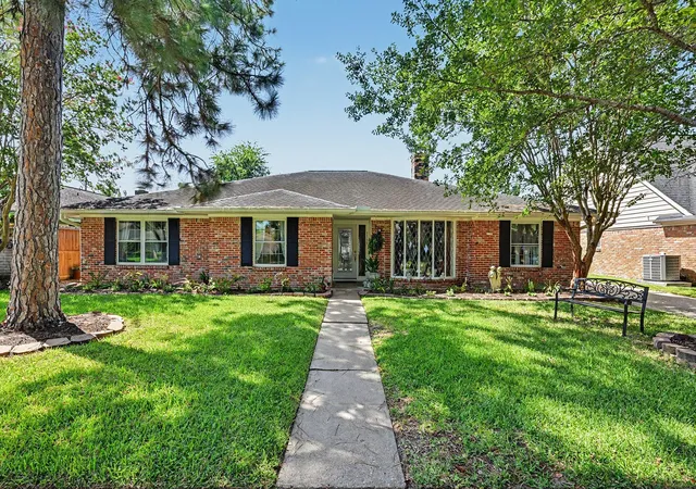 Photo 1 of Single family home for sale at 7719 Burning Hills Dr, Houston, TX 77071 | MLS# 38143955 | Listing updated on 2026-09-20