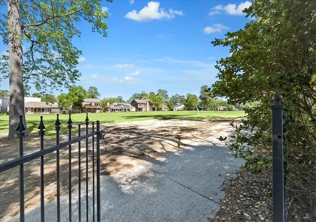4th image of 705 Fairway Oaks, Conroe, TX 77302 | MLS# 6848195