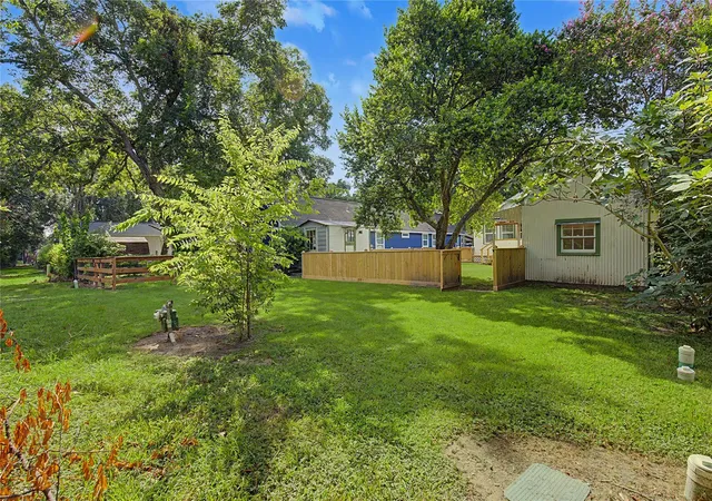 34th image of 304 Foster St, Tomball, TX 77375 | MLS# 72605615
