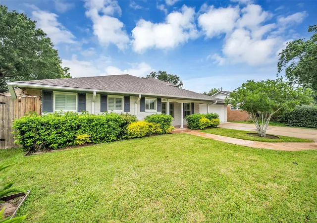 4th image of 8702 Ilona Ln, Houston, TX 77025 | MLS# 92594195