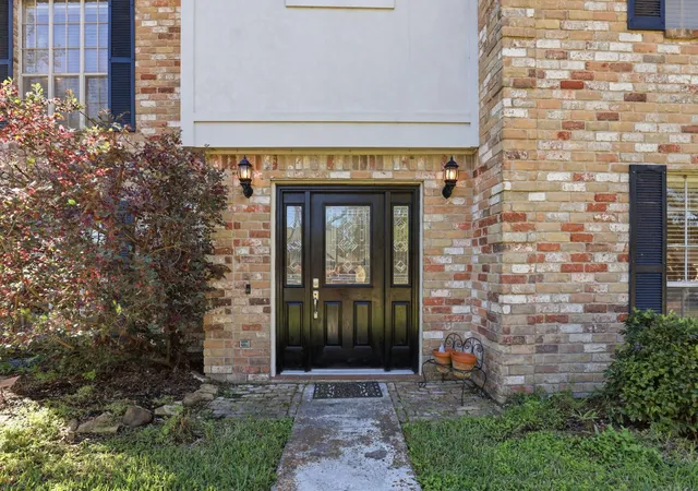 Photo 3 of Sale Pending at 20311 Warrington Dr, Katy, TX 77450 | MLS# 69137402 | Listing updated on 2026-09-04