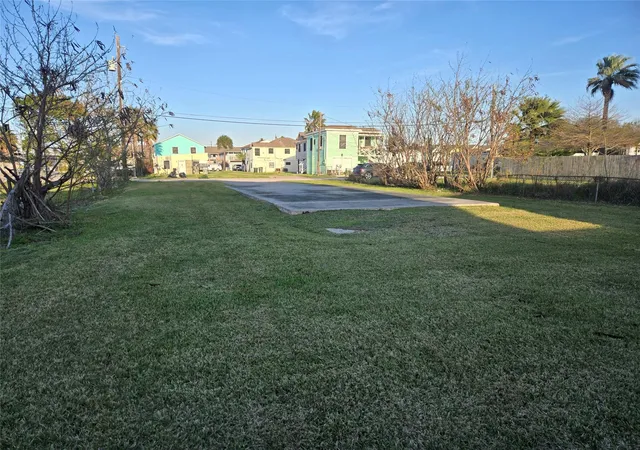 4th image of 1013 63rd St, Galveston, TX 77551 | MLS# 15642408