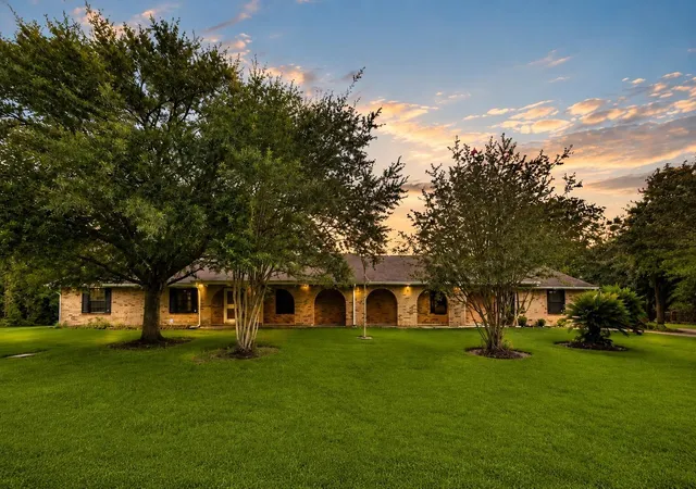 22nd image of 327 Maple Dr, Hitchcock, TX 77563 | MLS# 52322340