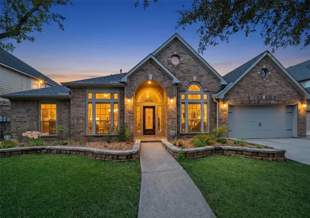 Homes for sale in Katy, TX | 2818 Red Maple Dr, Katy, TX 77494 | MLS# 18946246