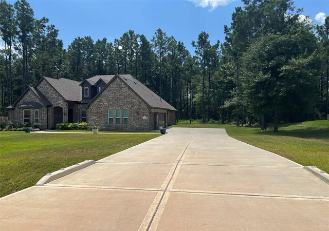 Photo 3 of Single family home for sale at 13556 Caldwell St, Conroe, TX 77303 | MLS# 22489232 | Listing updated on 2026-09-08