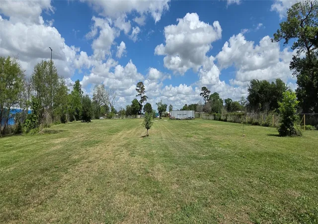 3rd image of 330 River Rd, Channelview, TX 77530 | MLS# 80970356