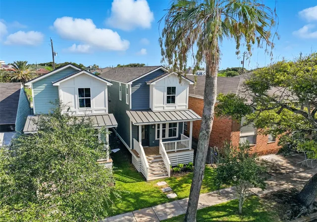 Photo 2 of Single family home for sale at 711 Ball St, Galveston, TX 77550 | MLS# 20462444 | Listing updated on 2026-07-19