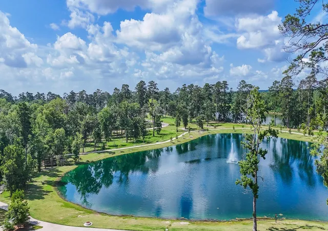 Photo 33 of Sale Pending at 452 Texoma Plains Dr, Conroe, TX 77384 | MLS# 14197929 | Listing updated on 2026-08-17