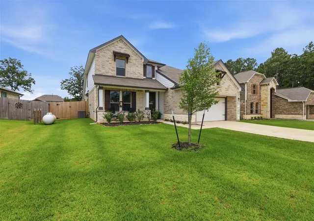 Photo 3 of Single family home for sale at 6310 Fawn Path Dr, Conroe, TX 77303 | MLS# 46861287 | Listing updated on 2026-09-18