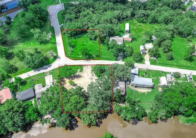 2nd image of 335 & 339 Treasure Dr, Liverpool, TX 77577 | MLS# 95138934