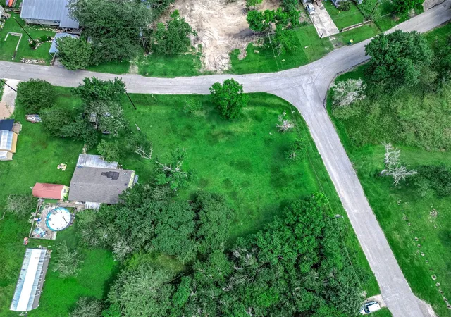 5th image of 335 & 339 Treasure Dr, Liverpool, TX 77577 | MLS# 95138934