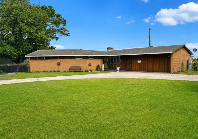 Photo 1 of Single family home for sale at 188 Grammar Rd, Houston, TX 77047 | MLS# 51310175 | Listing updated on 2026-08-10