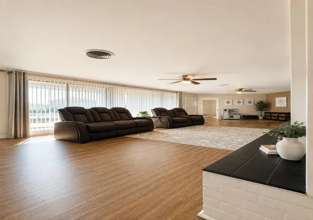 Photo 2 of Single family home for sale at 188 Grammar Rd, Houston, TX 77047 | MLS# 51310175 | Listing updated on 2026-08-10