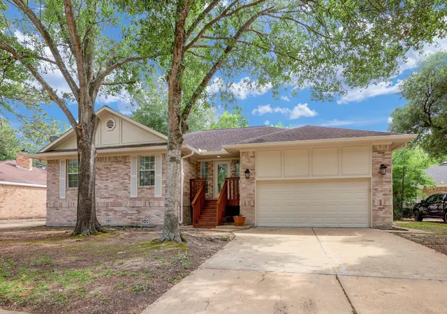 Photo 1 of Single family home for sale at 7442 Tall Pines Dr, Houston, TX 77088 | MLS# 19564531 | Listing updated on 2026-08-20