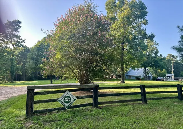 Photo 2 of Single family home for sale at 14750 Exxon Rd, Conroe, TX 77302 | MLS# 42489517 | Listing updated on 2026-07-23