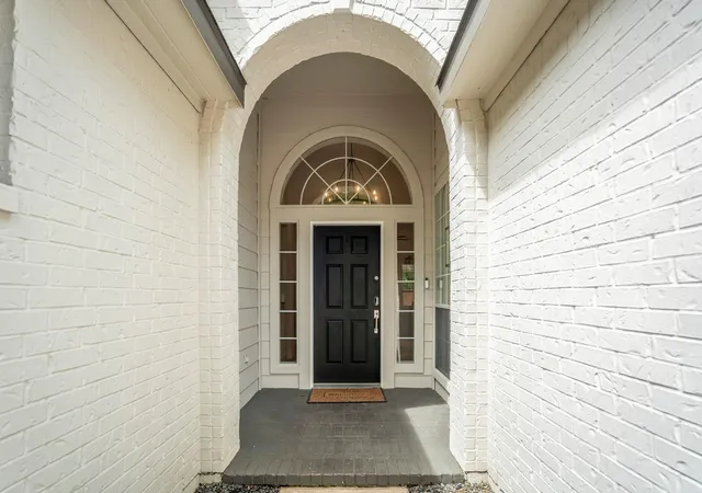 Photo 2 of Sale Pending at 146 S Holly Laurel Cir, Spring, TX 77382 | MLS# 40096153 | Listing updated on 2026-06-24