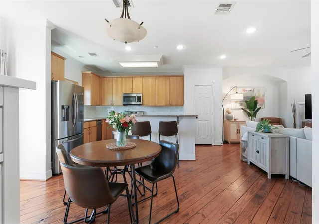 3rd image of 2424 Navigation Blvd, Houston, TX 77003