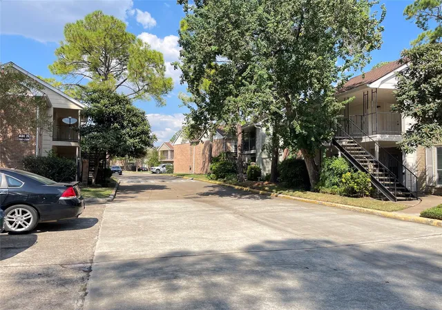Homes for sale in Houston, TX | 2800 Jeanetta Street, Houston, TX 77063 | Houzeo