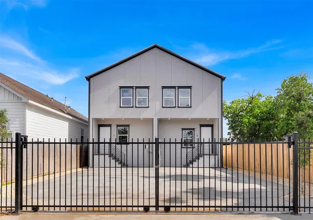 1st image of 1311 E 33Rd St, Houston, TX 77022 | MLS# 11944677