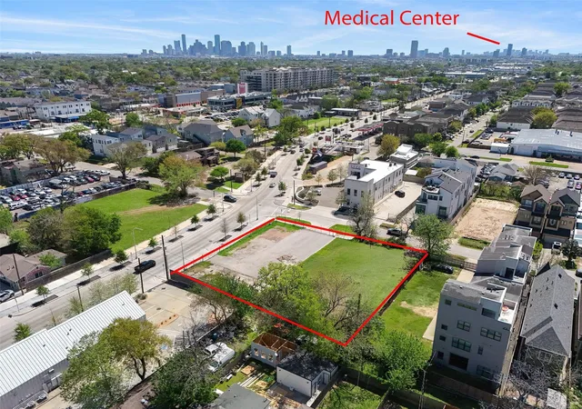 4th image of 1701 N Durham Dr, Houston, TX 77008 | MLS# 95189804