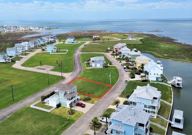 Photo 4 of Land for sale at 4110 Sea Grass Ln, Galveston, TX 77554 | MLS# 28444285 | Listing updated on 2026-05-23