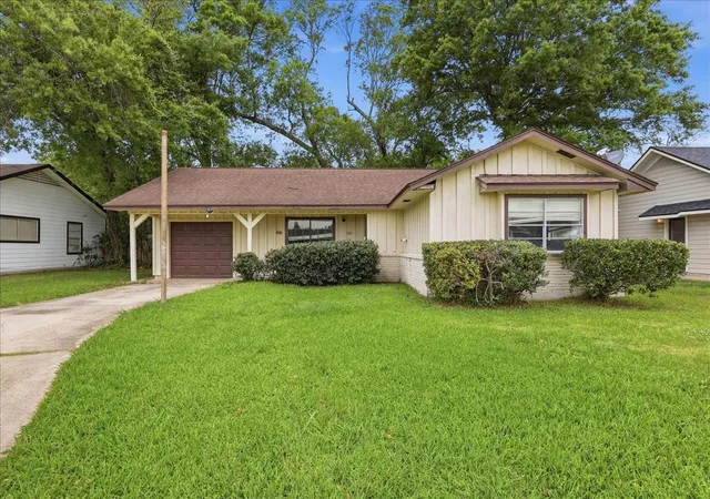 Homes for sale in Orange, TX | 1732 Greenbriar Ave, Orange, TX 77632 | MLS# 40415202
