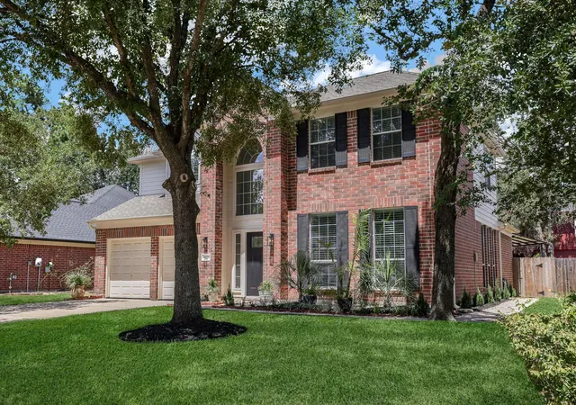 Photo 3 of Single family home for sale at 4111 Blue Forest Dr, Humble, TX 77346 | MLS# 31022552 | Listing updated on 2026-10-09