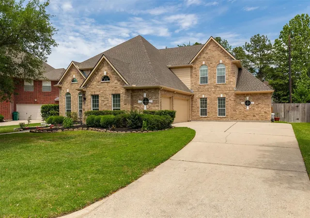 Photo 2 of Single family home for sale at 14402 Brentshire Ln, Houston, TX 77069 | MLS# 49700211 | Listing updated on 2026-07-14