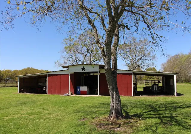 Photo 4 of Sale Pending at 12710 Dannhaus Rd, Needville, TX 77461 | MLS# 18400342 | Listing updated on 2021-04-30