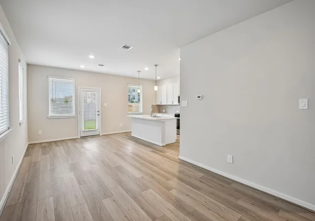 Photo 4 of Single family home for sale at 19955 Emerald Bnd Way, Atascocita, TX 77346 | MLS# 67427634 | Listing updated on 2026-09-18