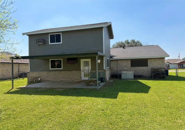 28th image of 1415 Avenue E, Danbury, TX 77534 | MLS# 18464765