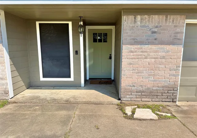 2nd image of 1415 Avenue E, Danbury, TX 77534 | MLS# 18464765