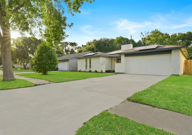 Photo 3 of Single family home for sale at 2322 Aprilmont Dr, Sugar Land, TX 77498 | MLS# 12410731 | Listing updated on 2026-09-27