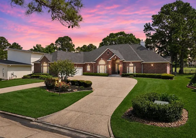 Photo 1 of Sale Pending at 1151 Bentwater Dr, Montgomery, TX 77356 | MLS# 9956482 | Listing updated on 2026-08-28