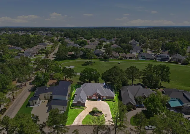 Photo 3 of Sale Pending at 1151 Bentwater Dr, Montgomery, TX 77356 | MLS# 9956482 | Listing updated on 2026-08-28