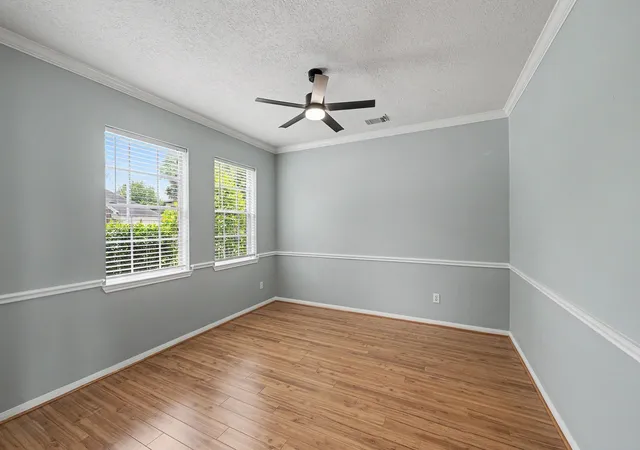 Photo 3 of Single family home for sale at 3623 Englewood Dr, Pearland, TX 77584 | MLS# 32477048 | Listing updated on 2026-10-05