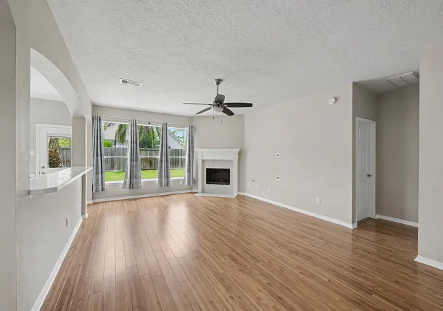 Photo 3 of Single family home for sale at 3623 Englewood Dr, Pearland, TX 77584 | MLS# 32477048 | Listing updated on 2026-10-05