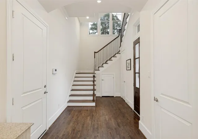Photo 3 of Sale Pending at 1732 W 23rd Street, Houston, TX 77008 | MLS# 34131350 | Listing updated on 2026-09-16