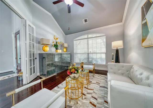 Photo 4 of Single family home for sale at 418 Somerset Dr, Sugar Land, TX 77479 | MLS# 16805201 | Listing updated on 2026-07-26