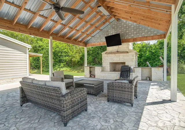 2nd image of 555 Wilder Crest Ln, Brenham, TX 77833 | MLS# 27347061