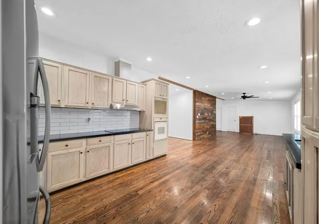 4th image of 555 Wilder Crest Ln, Brenham, TX 77833 | MLS# 27347061